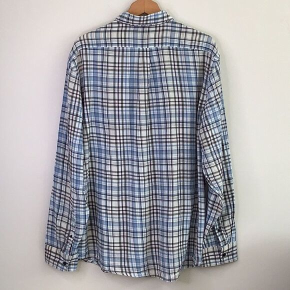 Gap Classic Fit Lightweight Plaid Button Down Shirt - Picture 2 of 6